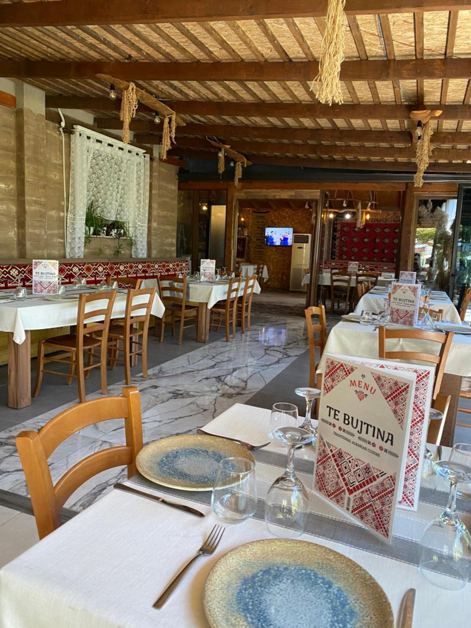 Te Bujtina Hotel- Cozy Stay With Traditional Breakfast Near Beach โกเลม ภายนอก รูปภาพ