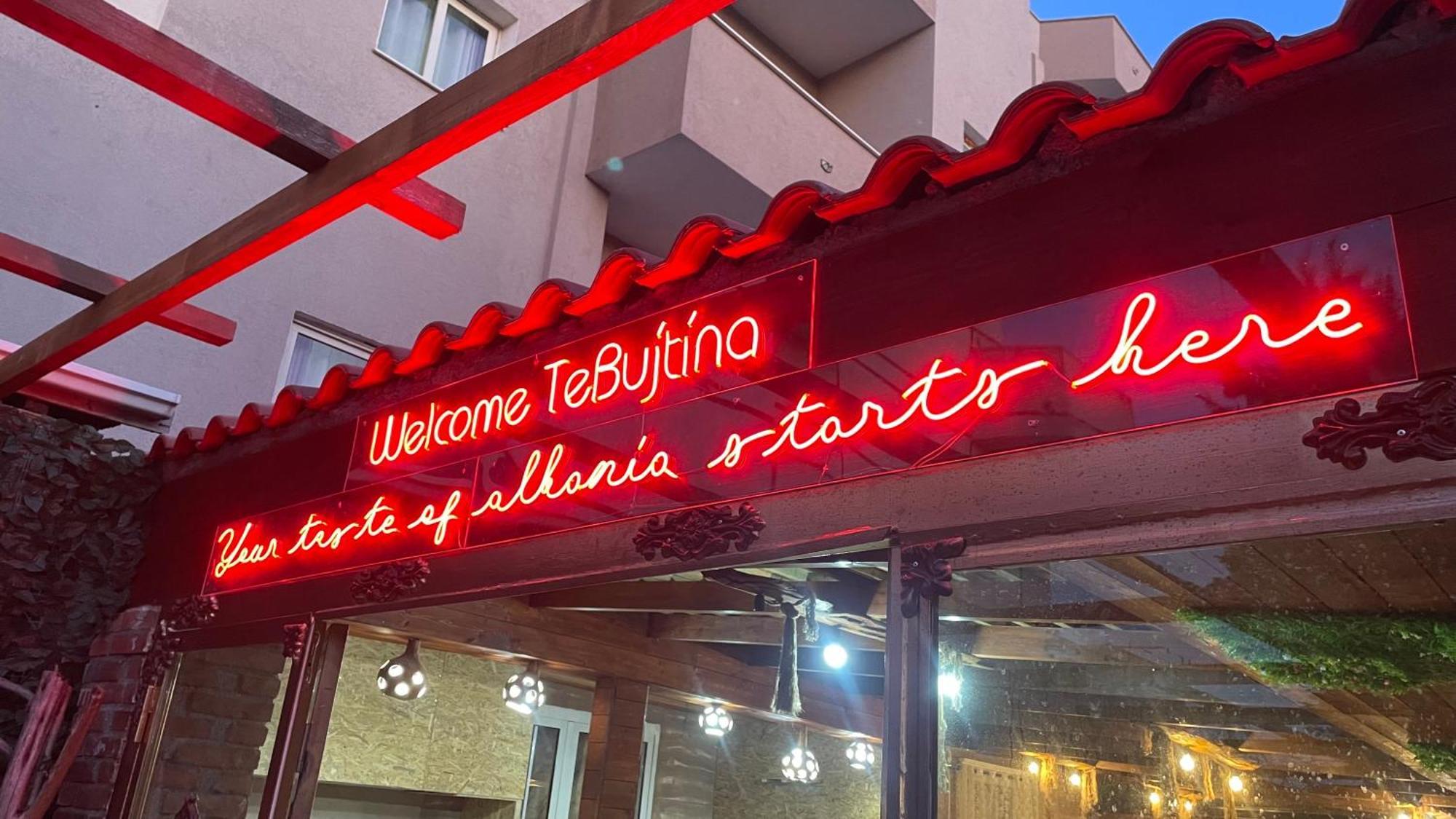 Te Bujtina Hotel- Cozy Stay With Traditional Breakfast Near Beach โกเลม ภายนอก รูปภาพ