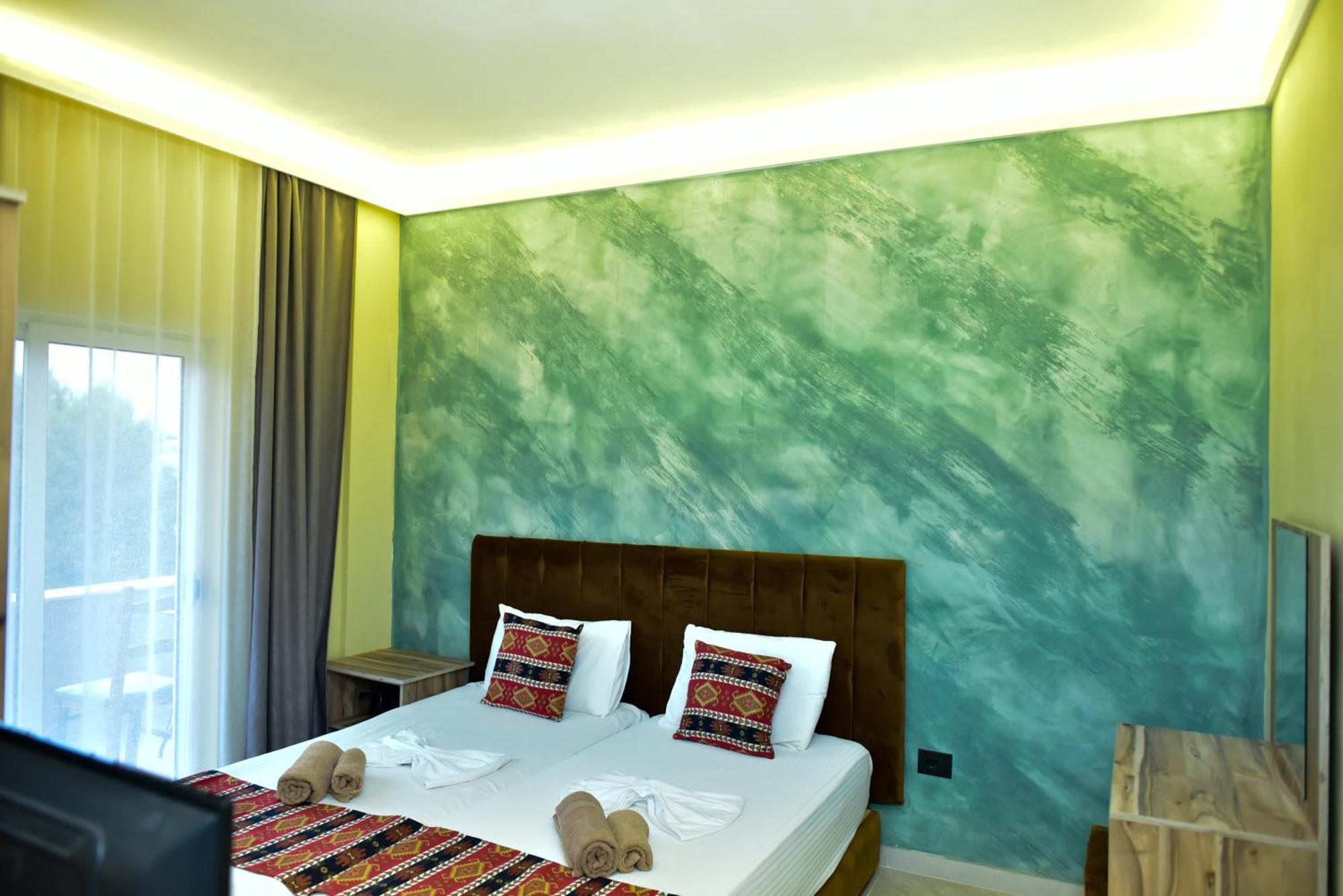 Te Bujtina Hotel- Cozy Stay With Traditional Breakfast Near Beach โกเลม ภายนอก รูปภาพ
